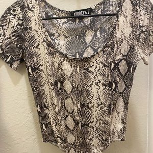 Snake skin print scoop neck body suit